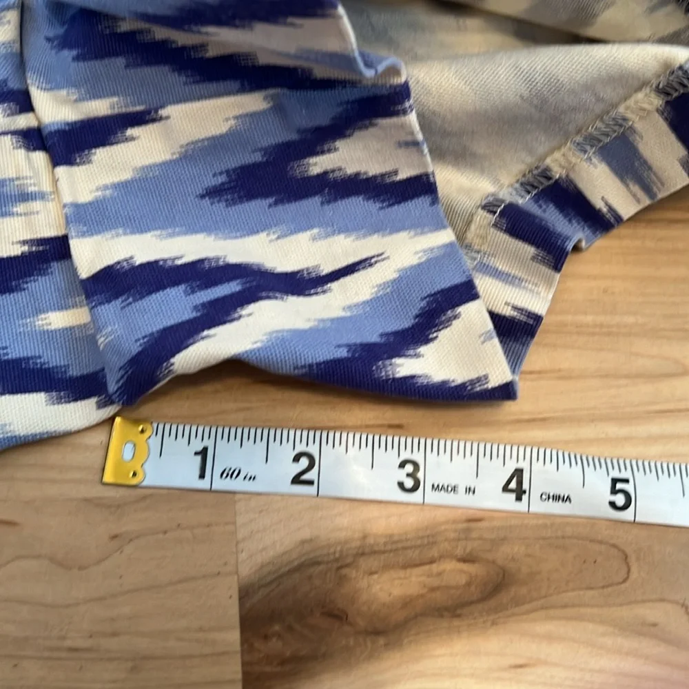 GAP Blue and White Aztec Print 4” Shorts - NWT